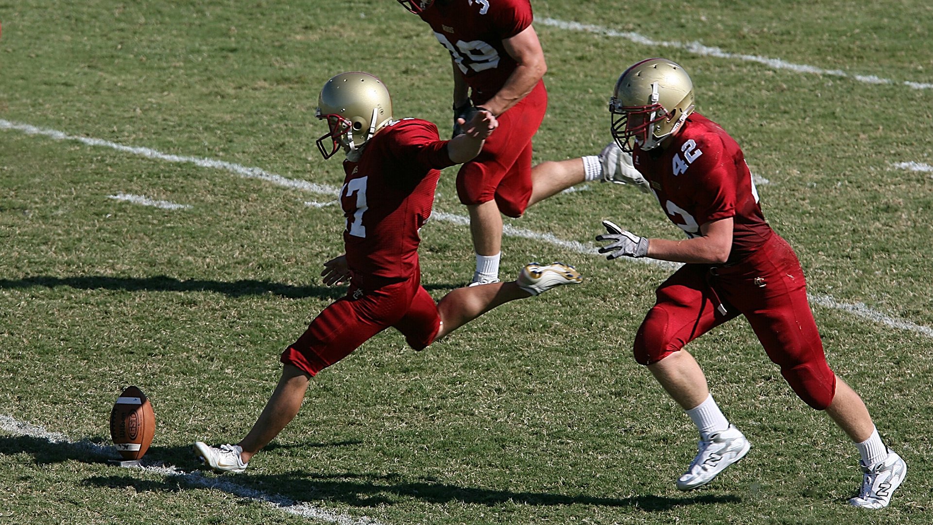 进攻回合数增加是否会降低命中率，进攻回传算越位吗