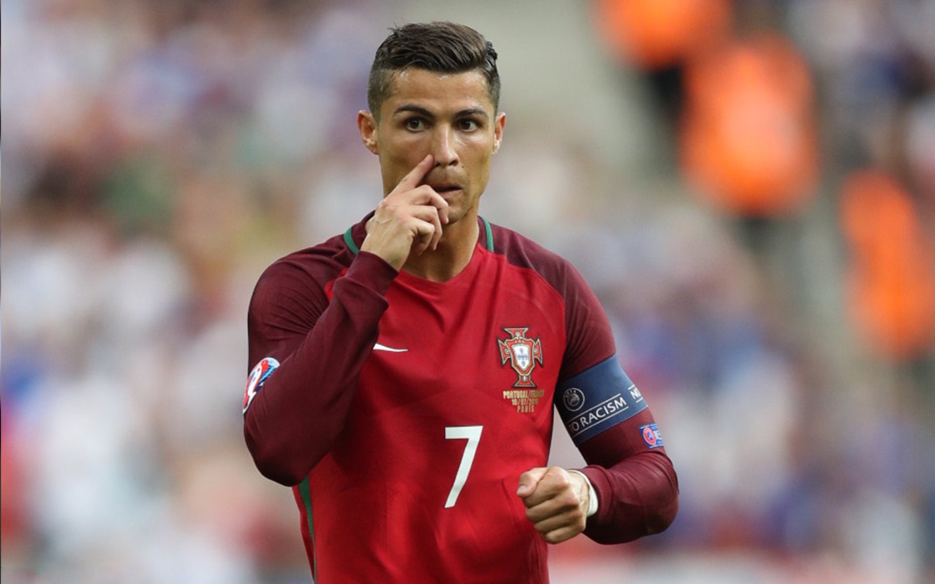 开云注册网址-全黑队的每次进攻和防守都极具威胁，是橄榄球锦标赛中的顶尖球队