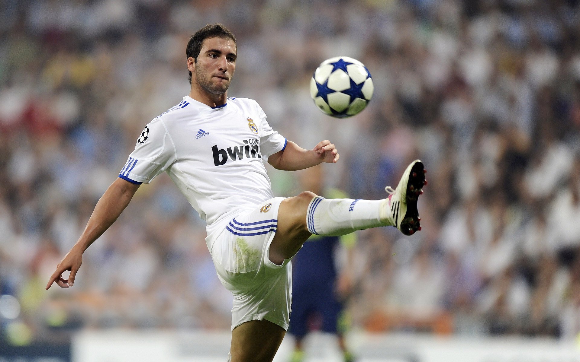 西甲冠军争夺:闪光瞬间点亮全场!,0203西甲冠军